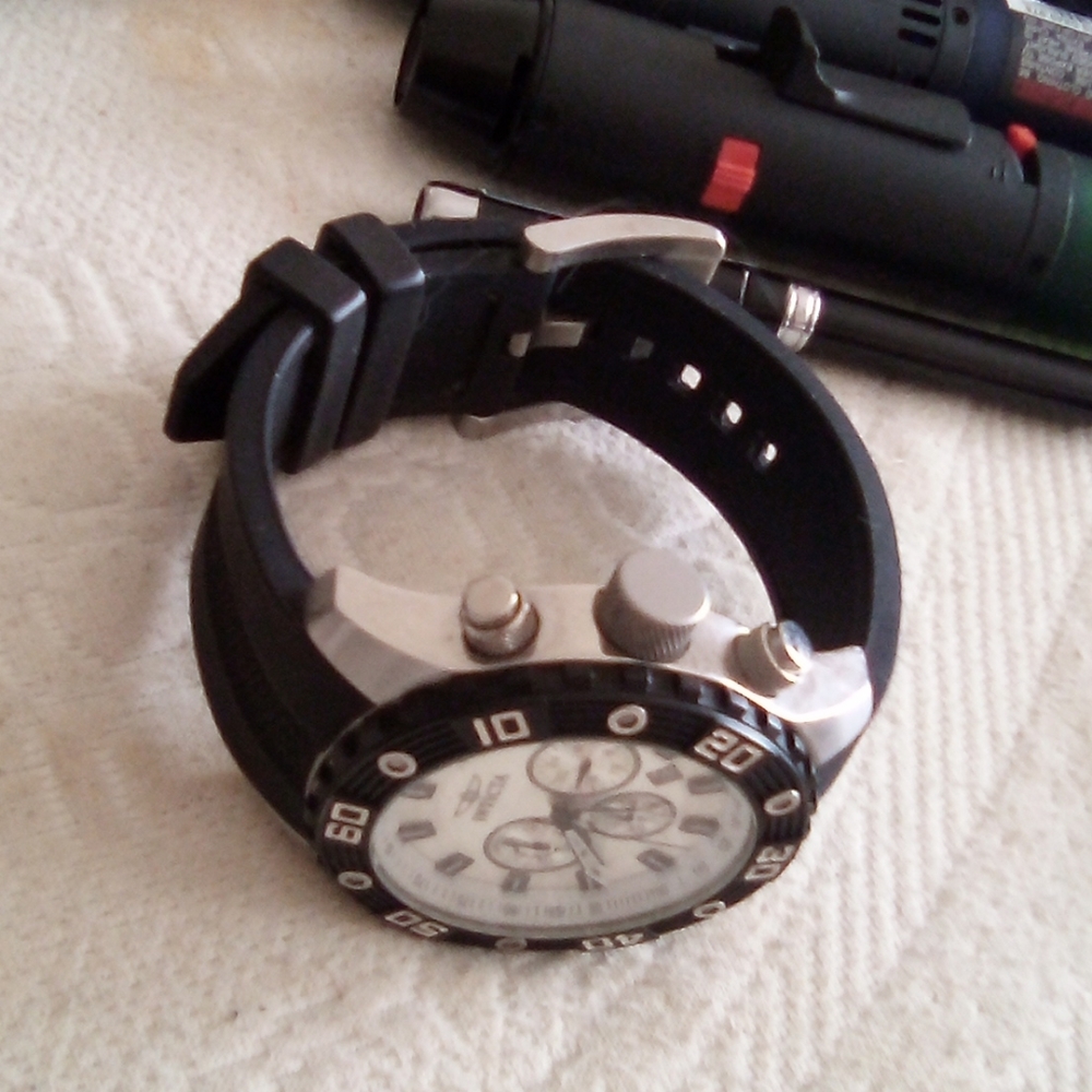 Invicta chronograph date.  Like brand new